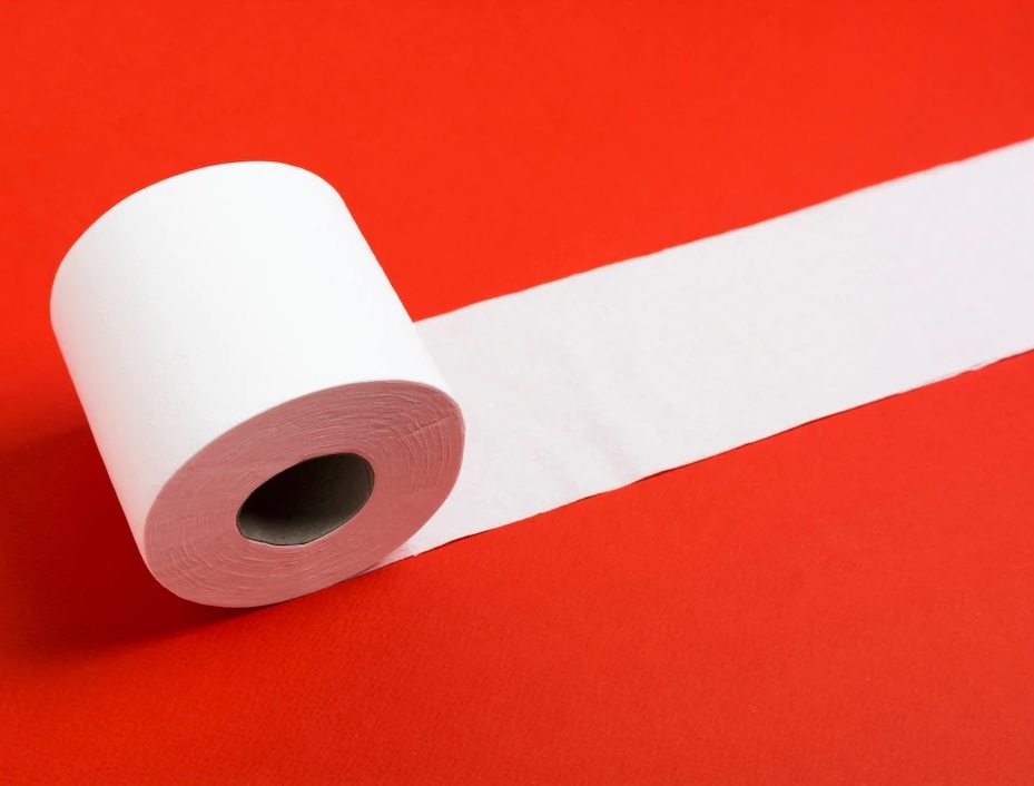 Рулон бумаги основы. Рулон бумаги на столе. Текстура рулона бумаги. Туалетная бумага. Рулон кикой ленты в рулоне.